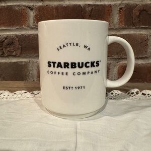 Starbucks Coffee Co Seattle WA 14 oz mug cup 2018 plain logo